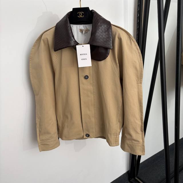 p310款号20265172 Bottega Venet*Bv新款 格子编织拼pu皮翻领长袖夹克 外套，卡其色，S-Xl， M码：胸围108，袖长66，长59；