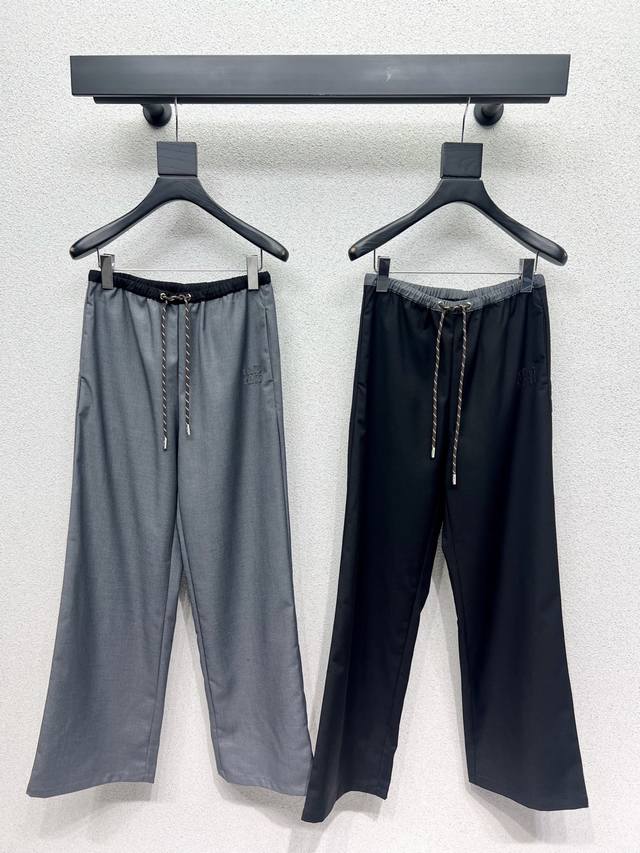 Flash Sale Price! 130 RMB (No Returns, No Exchanges) Miu casual trousers with st Flash Sale Price! 130 RMB (No Returns, No Exchanges) Miu casual trousers with st