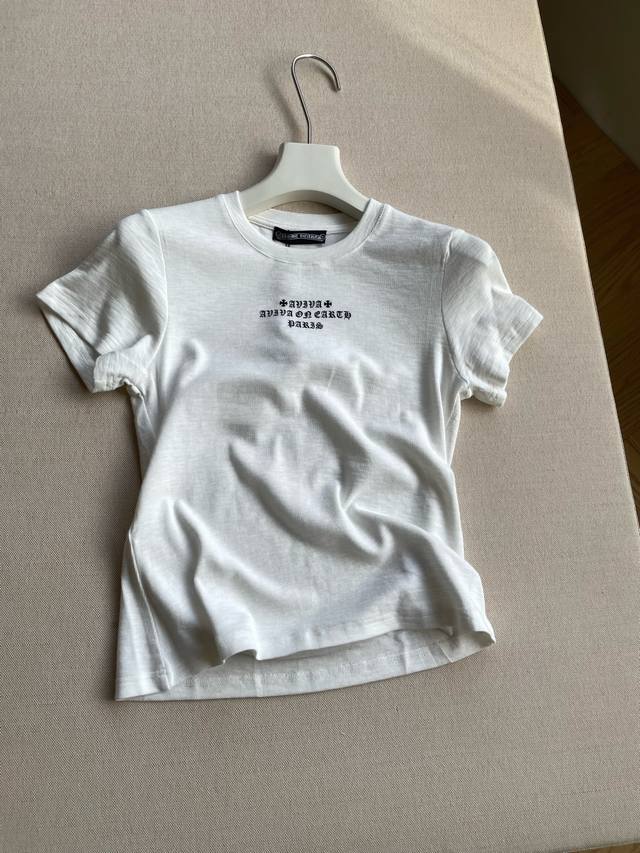 p260 Original quality women's tee with packaging. Chrome Hearts Gothic letter wh