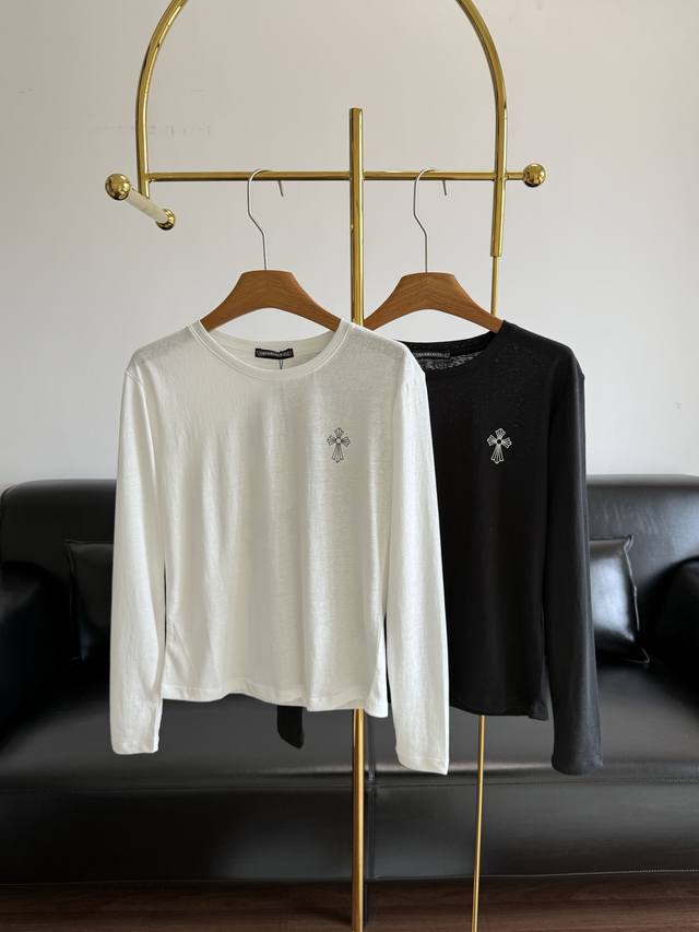 p220 Chrome Hearts Print Long-Sleeve T-Shirt. The lightweight fabric exudes a re