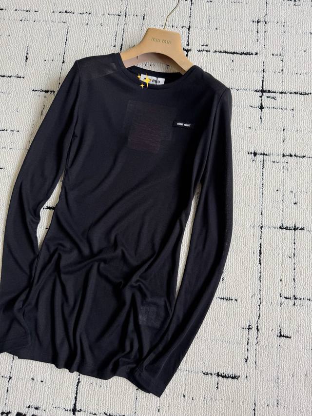 p290 Black Detail Real Shot Image If you want something everyday and slimming, g