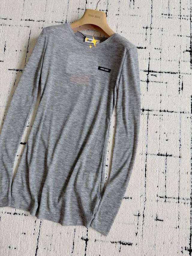 p290 Gray Detail Real Shot Image A must-have basic color Can be layered with any