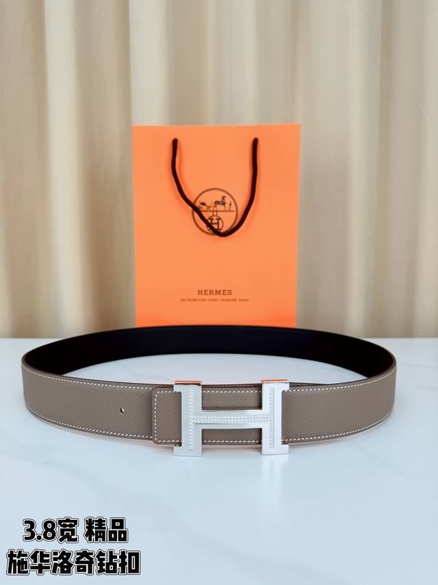 270 Premium Hermes 3.8cm wide belt, made from select top-grain cowhide, adorned 270 Premium Hermes 3.8cm wide belt, made from select top-grain cowhide, adorned