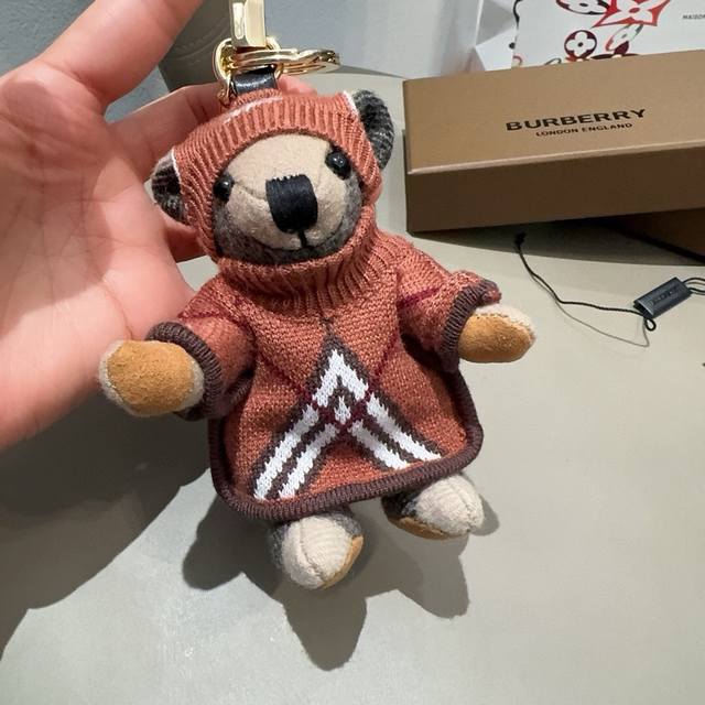 160 Burberry teddy bear keychain/bag charm from the OEM factory. A tender and lo