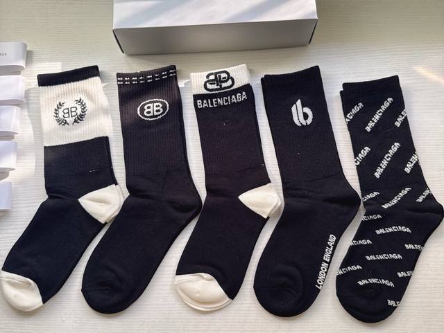 Special p60 Balenciaga women's knee-high socks, box of five, made of pure cotton