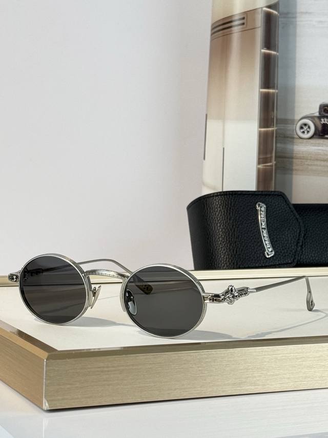 p270 Chrome Heart* Model: Honey Dippe Dsize: 48 ports 23-144