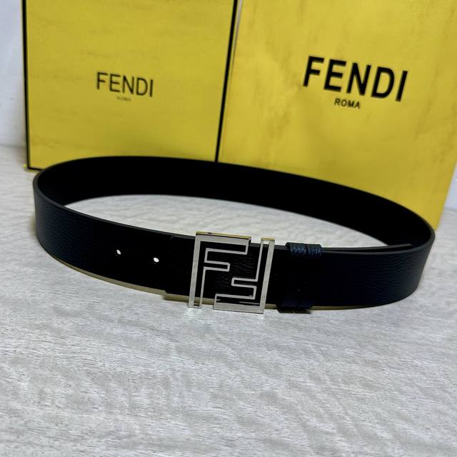 p200 Fendl 芬迪 宽40Mm双面原版小牛皮 搭配单钌钯电镀扣 完美的手感.油边 出众的设计.风格 高贵奢华 时尚大方 高清实拍 货真价实 品质保证 双