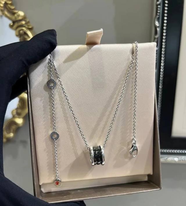 p150 V金材质Bvlgari宝格丽小红人柳钉项链