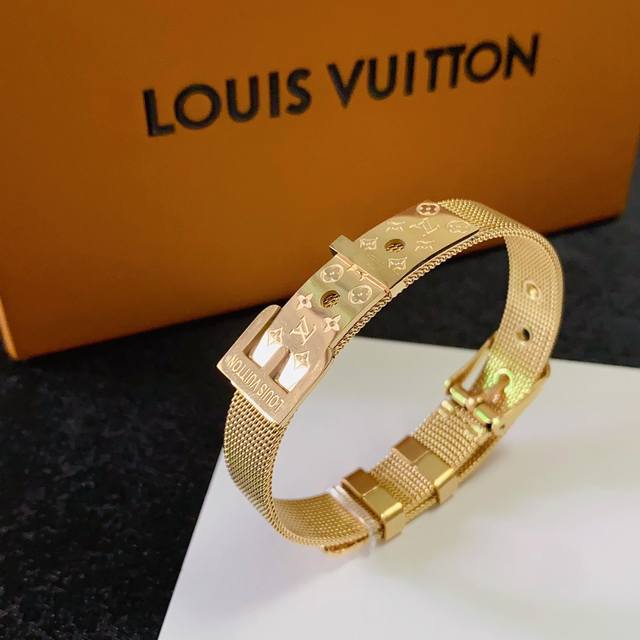 p70 New Original LV Unisex Watch Strap Leather Buckle Bangle/Bracelet. Louis Vui