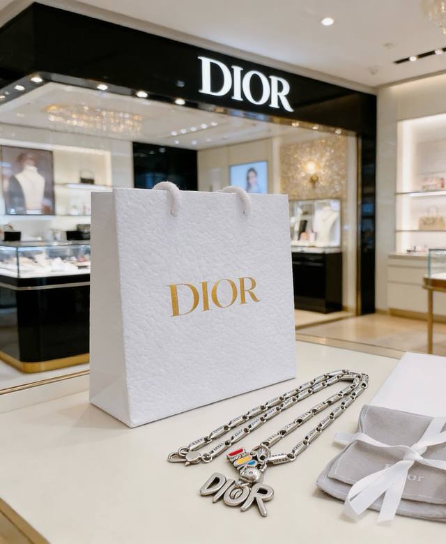 p170 Dior新款 迪奥项链原单货专柜新款开模复古潮流时尚必备 男女均可佩戴 情侣款同款 摇滚朋克泰银风格 复古元素 潮流百搭 官网同款项链最新款链条档次更