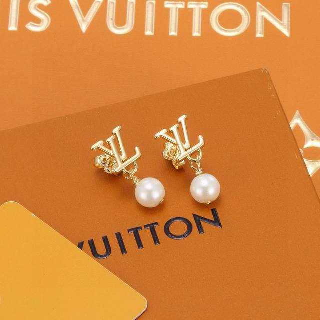 p60 Lv Louis Vuitton earrings, classic style, high-quality import, simple and ti