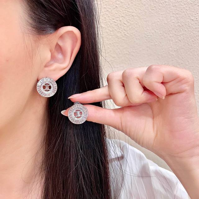 p80 Celine earrings have always been a benchmark in the world of minimalist fash