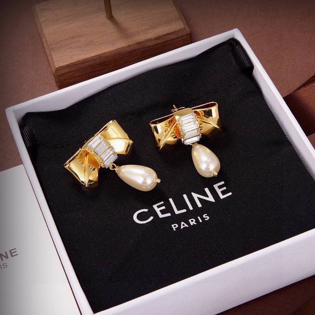 p70 Celine's new artistic bow earrings, made of brass with engraved patterns! Su