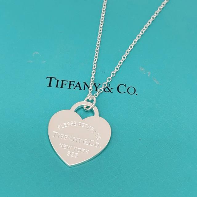 p80 Tiffany's latest silver polished heart necklace, made of the same Z batch of