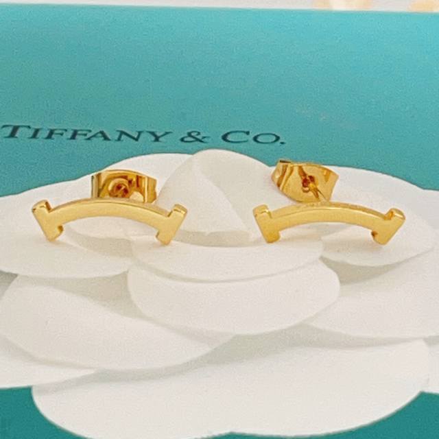 p70 Tiffany*帝芙尼最新款金色光面笑脸耳钉 一致Z批黄铜材质，非常的上镜设计很特别值得入手高级手工坊系列