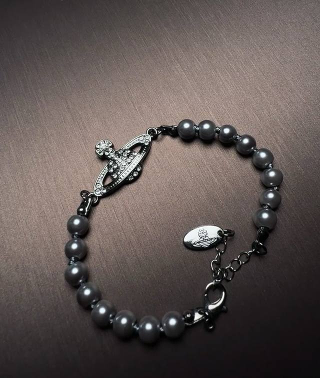 p100 西太后 Viviennewestwood 什么是快乐星球，来，这就是快乐星球！绝美土星西太后珍珠套装！西太后项链手链，重磅推荐，一定要整套入，闭眼入准