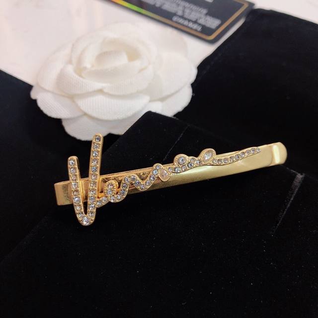 Versace p80 hair clip, the same style worn by fashion blogger Yu Bo, a popular h