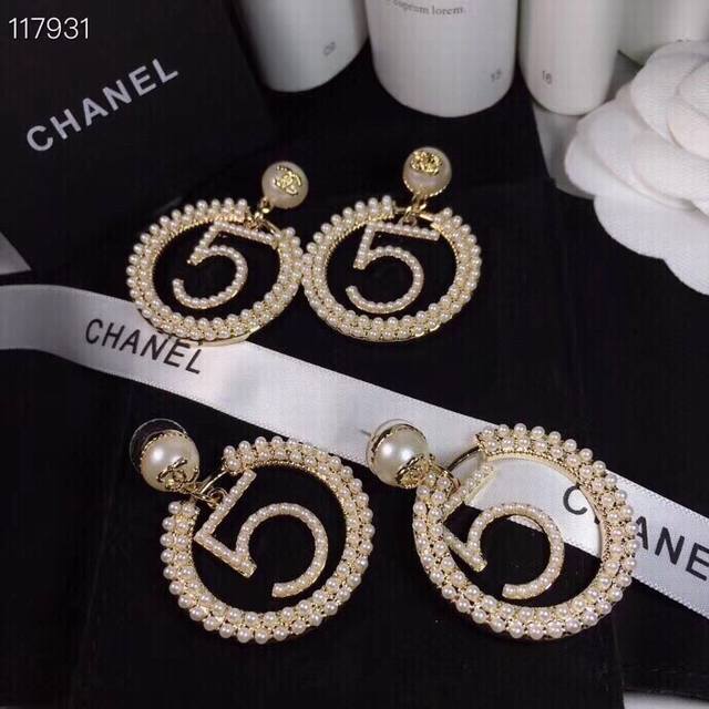 p80 香奈儿 Chanel 新款 耳钉原版黄铜 材质 顶级原单品质、最高代购级别时尚人士必须拥有 进口专柜材质、不是市面低版本可以媲美的出入海关专柜无压力