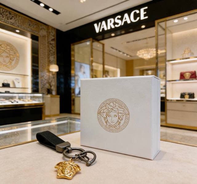 p110 New Versace Keychain Bag Buckle Latest Style Bag Charm Higher Grade Celebri