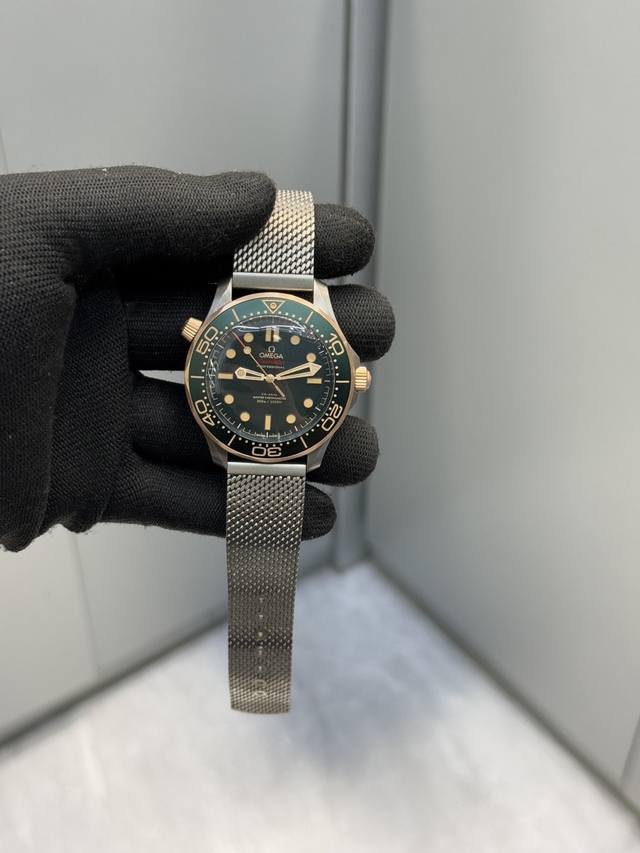 2020Vs2025 Bronze Titanium Mesh Strap 007 - The lightest watch online at only 10