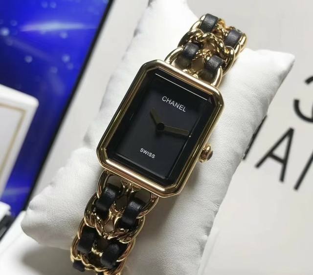 350 The pinnacle of vintage women's watch design: Chanel. In 1987, Coco Chanel w