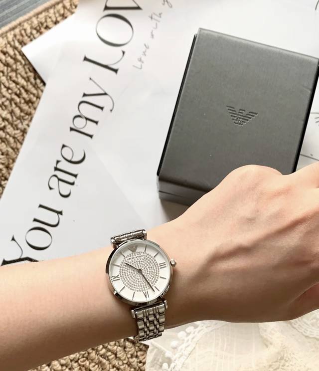 520Emporio Armani阿玛尼 满天星 腕表 石英机芯 不锈钢表带 白色表盘 女表 30米防水