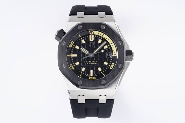 1690Zf showcases meticulous craftsmanship and exquisite detail. Measuring 42mm x