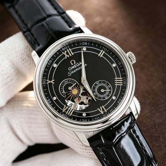 金白同价850 品牌：欧米茄Omega 系列：蝶飞腕表系列 材质：316精钢表壳 蓝宝石镜面 皮带：牛皮皮带 原装折叠抽屉式拉扣 机芯：四针自动机械机芯尺寸：