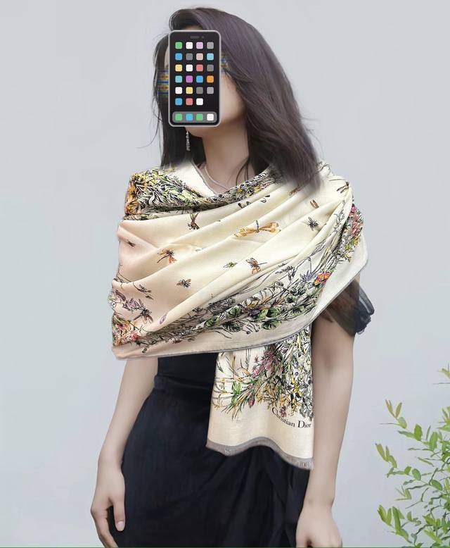 p240上新迪奥2610 双面同色 太美了 下手一定要快[嘴唇]四季都可以用 真心美的让人非常非上身效果简直美翻了 品质非常完美整个围巾给人气场的同时又非常精致