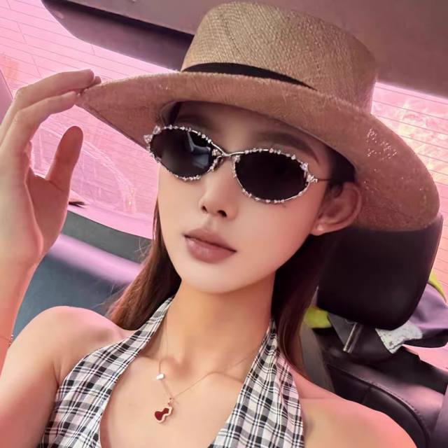 p110 Chanel香奈儿 2026韩版新款时尚镶钻蝴蝶结纯欲风高智猫眼网红女素颜Y2K软妹眼镜框