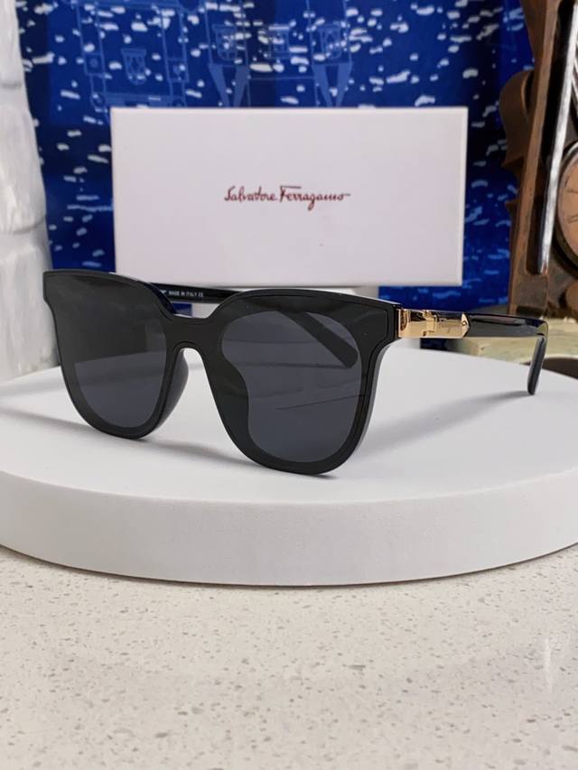 p100 Ferragamo菲拉格慕 2026夏季新款 黑超墨镜经典时尚街拍太阳镜 简约百搭欧美 男女通用