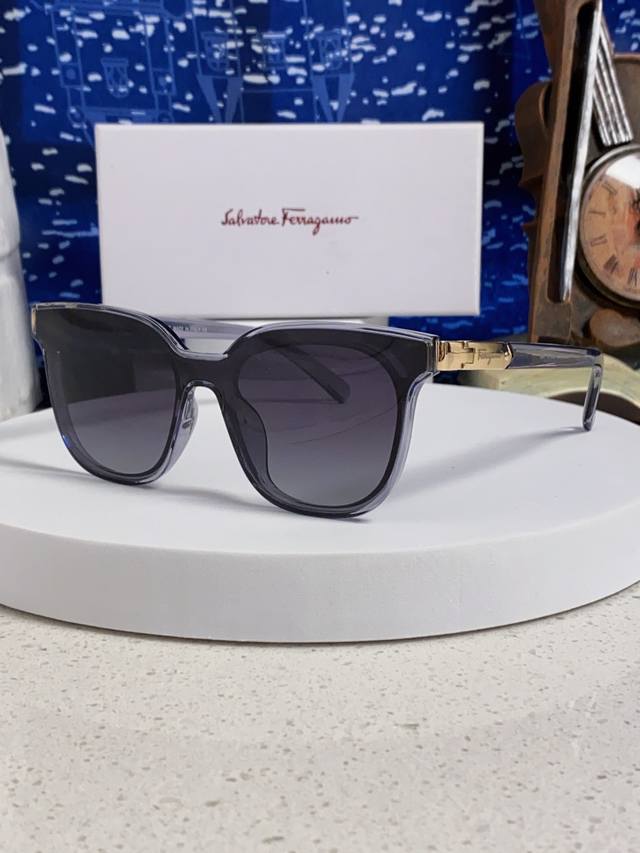 p100 Ferragamo菲拉格慕 2026夏季新款 黑超墨镜经典时尚街拍太阳镜 简约百搭欧美 男女通用