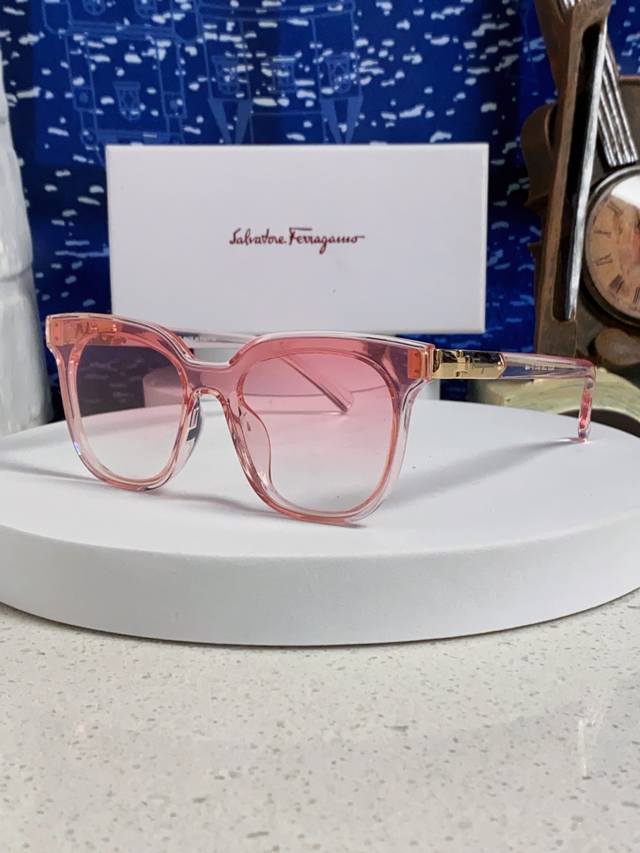 p100 Ferragamo菲拉格慕 2026夏季新款 黑超墨镜经典时尚街拍太阳镜 简约百搭欧美 男女通用