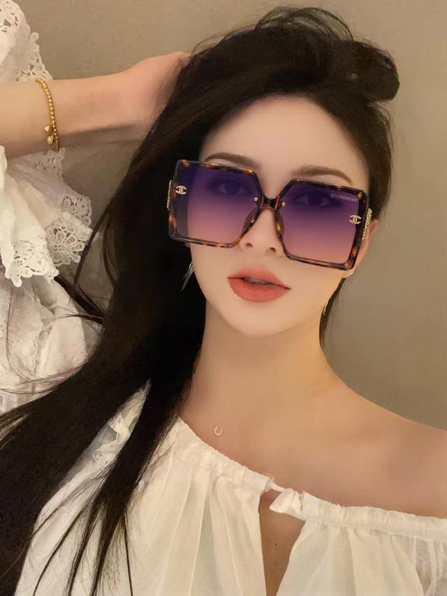 p100 Chanel香奈儿 2026新款时尚大方太阳镜简约女士街拍潮流防紫外线墨镜太阳镜台网红爆款