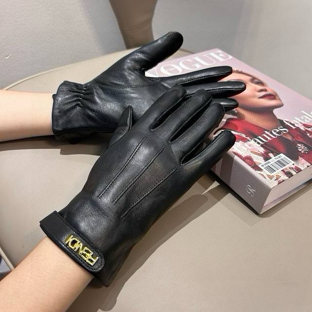 p150 芬迪Fendi2026秋冬羊皮手套手机触屏,值得对比同款不同品质,秒杀市场差产品,进口一级羊皮内里加绒 经典不过时款.喜欢可以入手了,这种品质的今年用 p150 芬迪Fendi2026秋冬羊皮手套手机触屏,值得对比同款不同品质,秒杀市场差产品,进口一级羊皮内里加绒 经典不过时款.喜欢可以入手了,这种品质的今年用