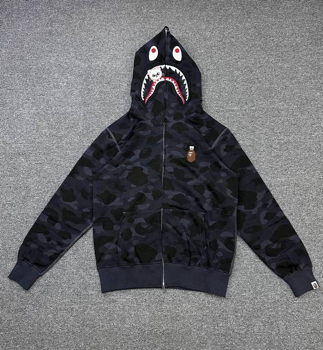 290 Xx202 Bape Stray Kids Collaboration Fw25 Shark and Ferret Embroidered All-ov 290 Xx202 Bape Stray Kids Collaboration Fw25 Shark and Ferret Embroidered All-ov