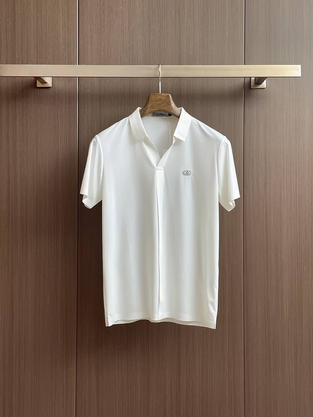 p230 A must-have item for Ferragamo's high-end business professionals! Seamless,