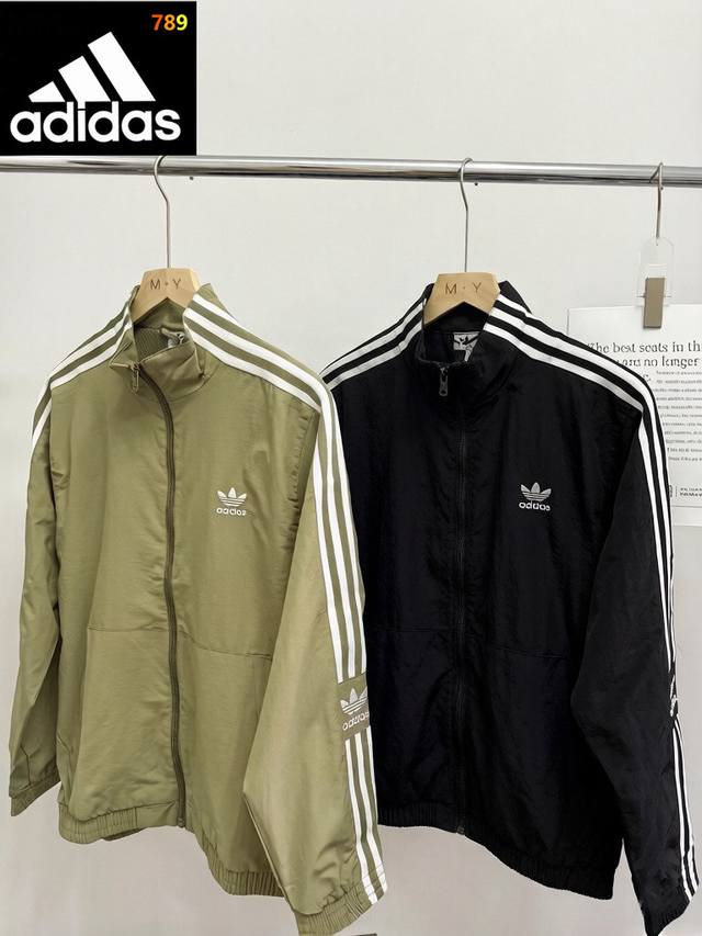 p200 The Adidas Zh-41390 Ultra Light jacket sounds really great! First of all, i