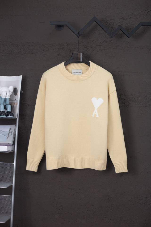 p120 Style No.: Mq809 Ami White Big Heart Series Jacquard Adc Merino Crew Neck S