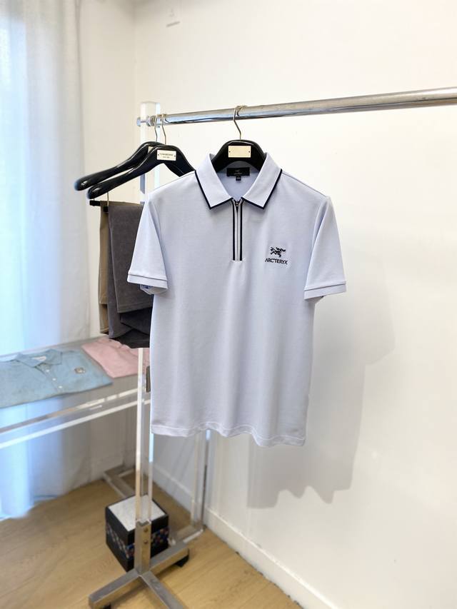 220 Arc'teryx, 2025 latest short-sleeved T-shirt, stylish and cool, featuring an