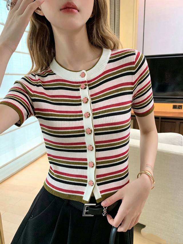 Fc, New Arrival (140 ) Chanel 26Ss New Knit Top. Soft knit fabric, comfortable a