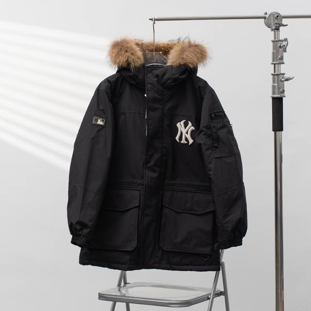430 Mlb | Yankees Workwear-Style Hooded Down Jacket with Fur Collar () Color: Bl 430 Mlb | Yankees Workwear-Style Hooded Down Jacket with Fur Collar () Color: Bl