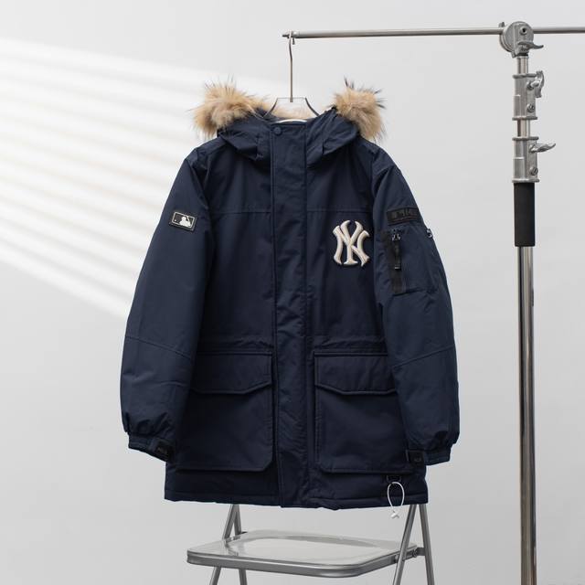 430 Mlb | Yankees Workwear-Style Hooded Down Jacket with Fur Collar () Color: Na 430 Mlb | Yankees Workwear-Style Hooded Down Jacket with Fur Collar () Color: Na