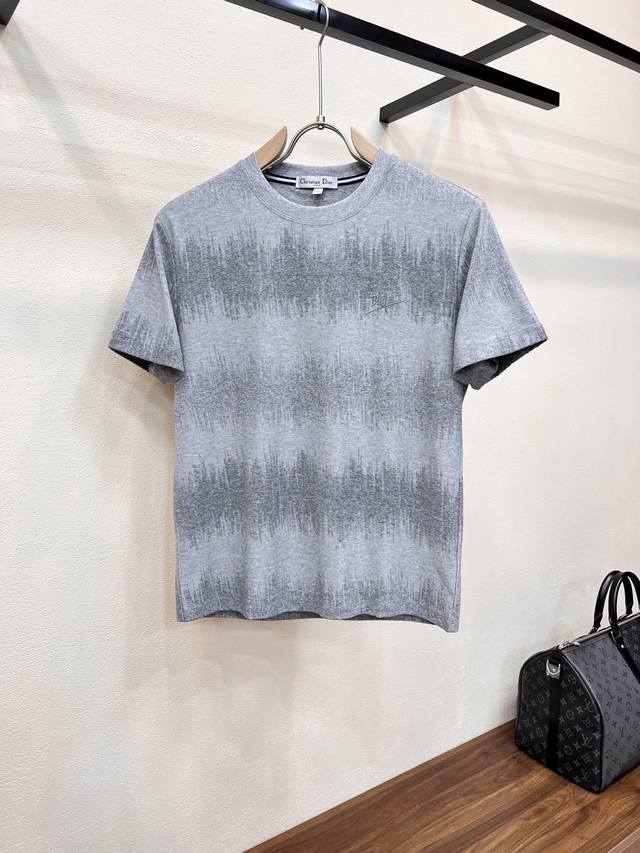 p200 Dior. 2026 Spring/Summer Men's Crew Neck Short Sleeve T-Shirt, available in