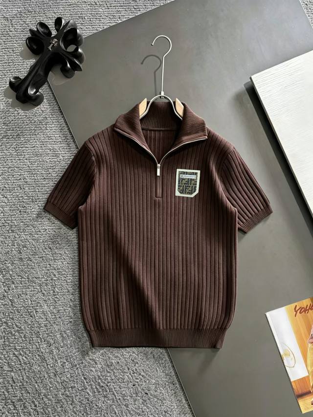 Ships the next day p180 Fendi 2026 Summer Men's Knitted Ribbed Half-Zip Collar S Ships the next day p180 Fendi 2026 Summer Men's Knitted Ribbed Half-Zip Collar S