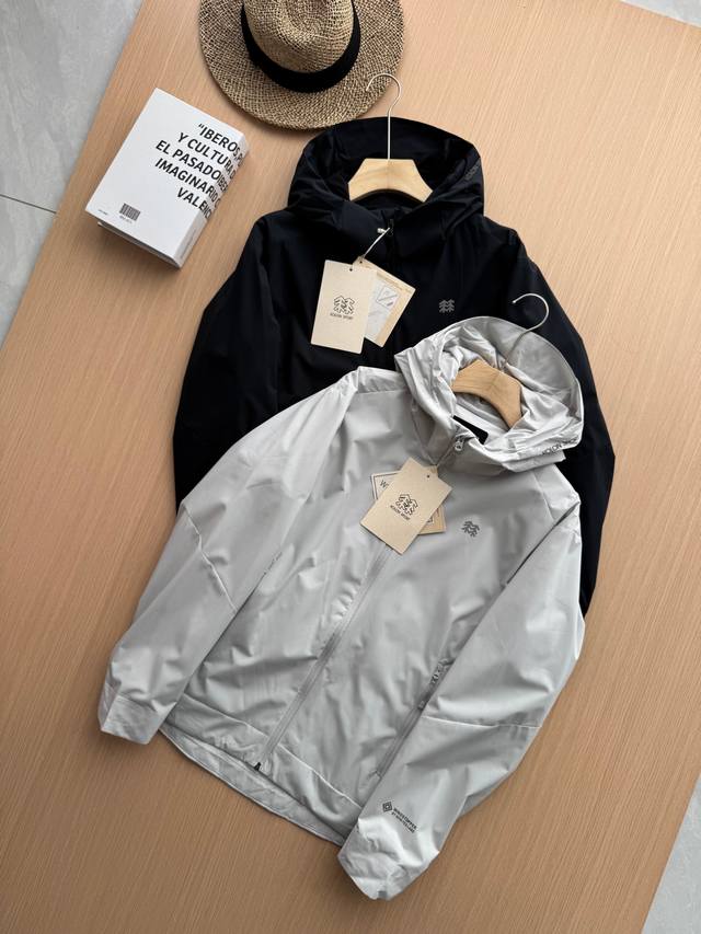 300, Kolon Sport unisex softshell jacket, couple's hooded windproof and water-re 300, Kolon Sport unisex softshell jacket, couple's hooded windproof and water-re