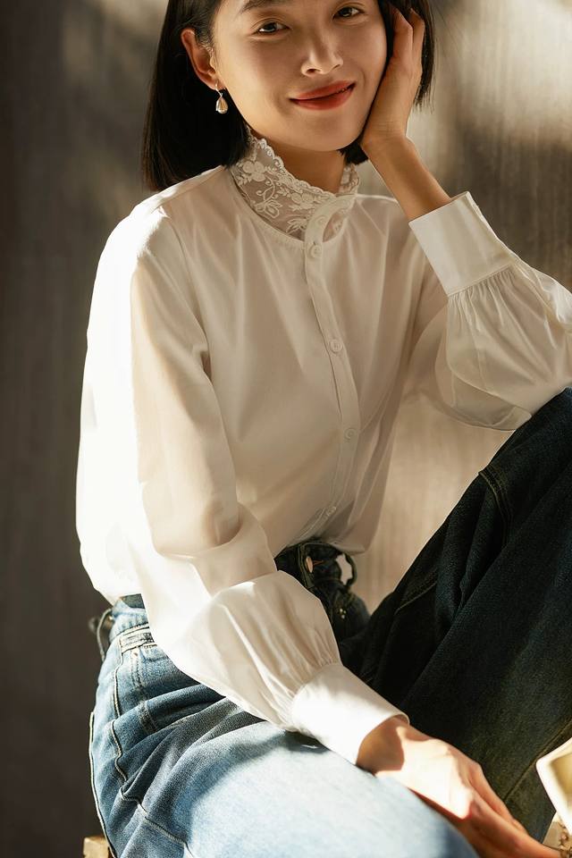p270 Hot Selling New Arrival! Stunning! This versatile lace-trimmed collar shirt p270 Hot Selling New Arrival! Stunning! This versatile lace-trimmed collar shirt