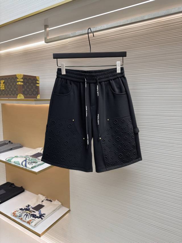 p240 Lv 2026 Summer New Men's Casual Shorts, all tags included. Made with high-e p240 Lv 2026 Summer New Men's Casual Shorts, all tags included. Made with high-e