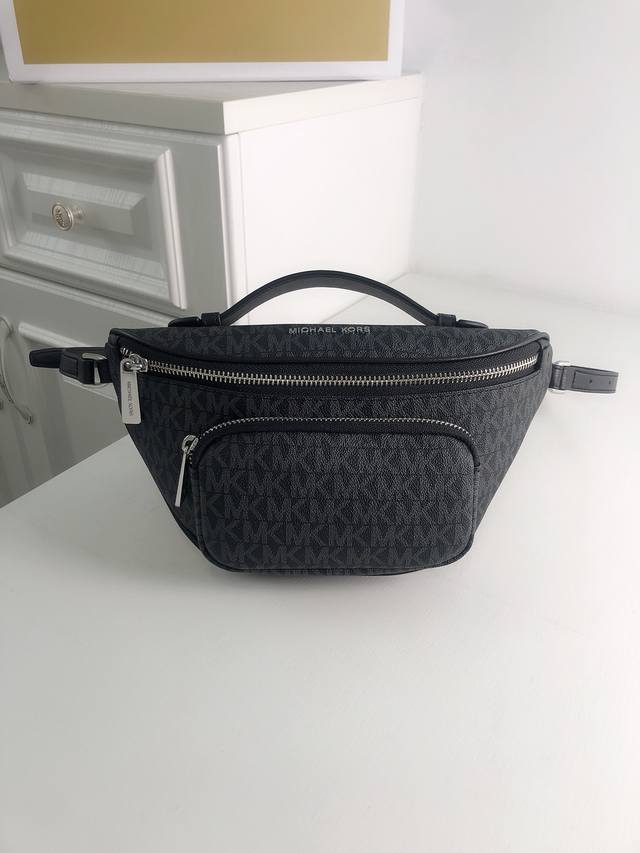 210, 2670Mk New unisex style from the boutique. Waist bag/chest bag. Fashionable 210, 2670Mk New unisex style from the boutique. Waist bag/chest bag. Fashionable