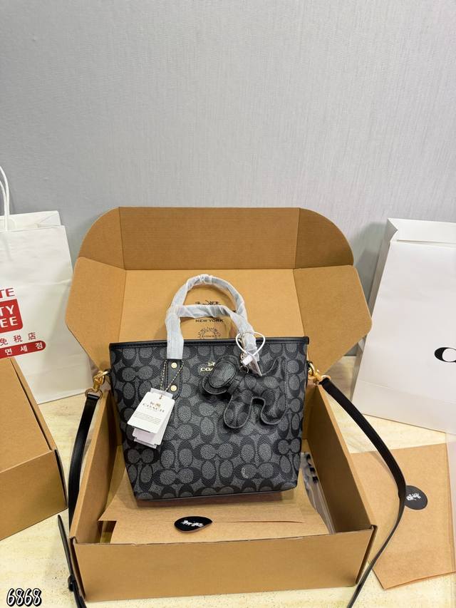 p210 (Airplane box size 20*21) Coach City 15 mini tote bag, simple and versatile p210 (Airplane box size 20*21) Coach City 15 mini tote bag, simple and versatile
